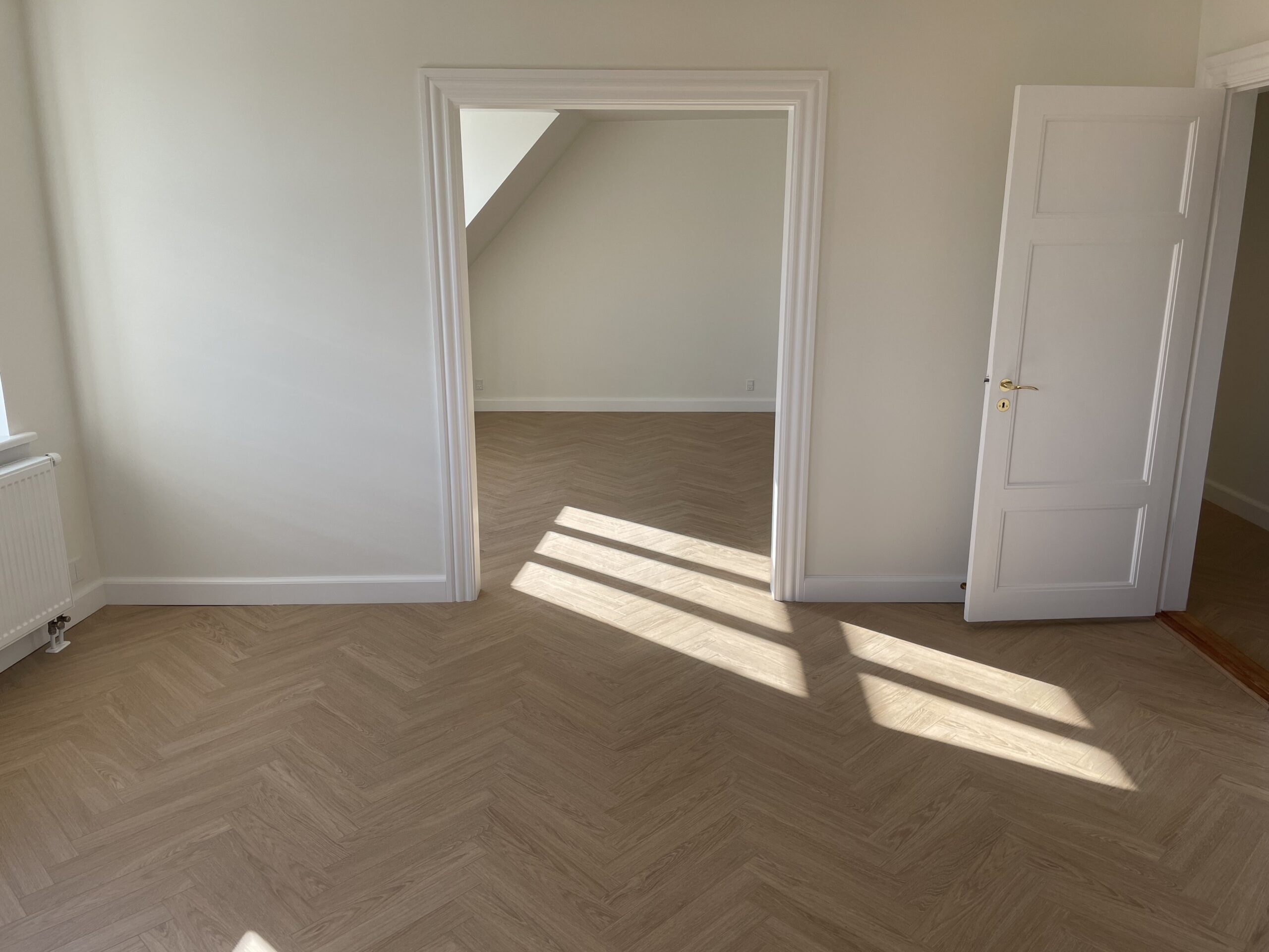 Hus med nylagt træterasse